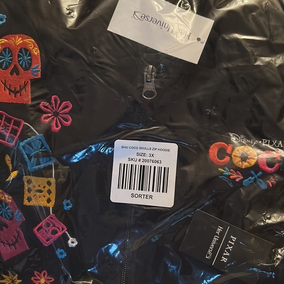 NWT Her Universe Disney Pixar Coco Embroidered Hoodie Her Universe Exclusive - Picture 6 of 6